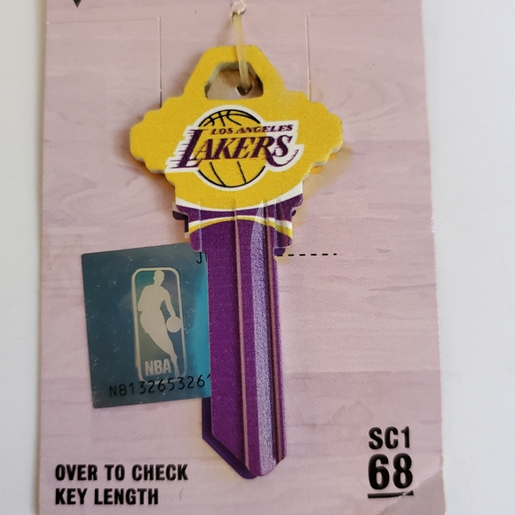 Lakers - Picture 2 of 3